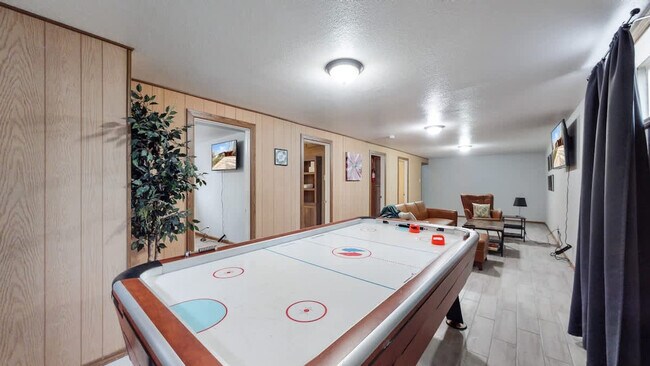 Primary Photo - 1242 Elder St