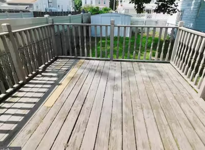 Building Photo - 229 Conover St