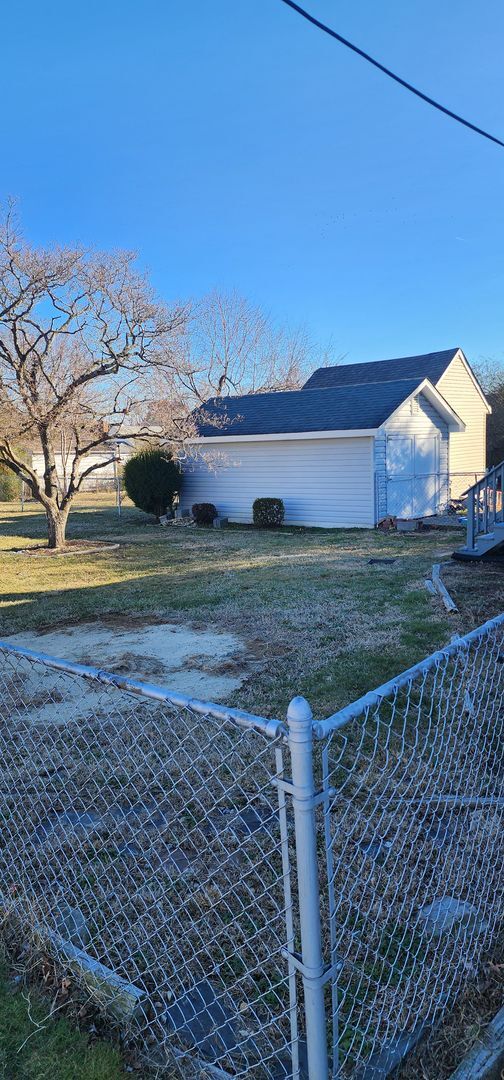 Building Photo - For Rent