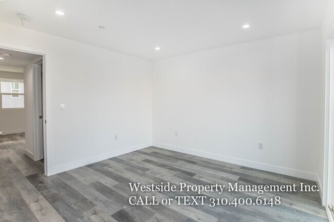 Building Photo - 543 N Virgil Ave