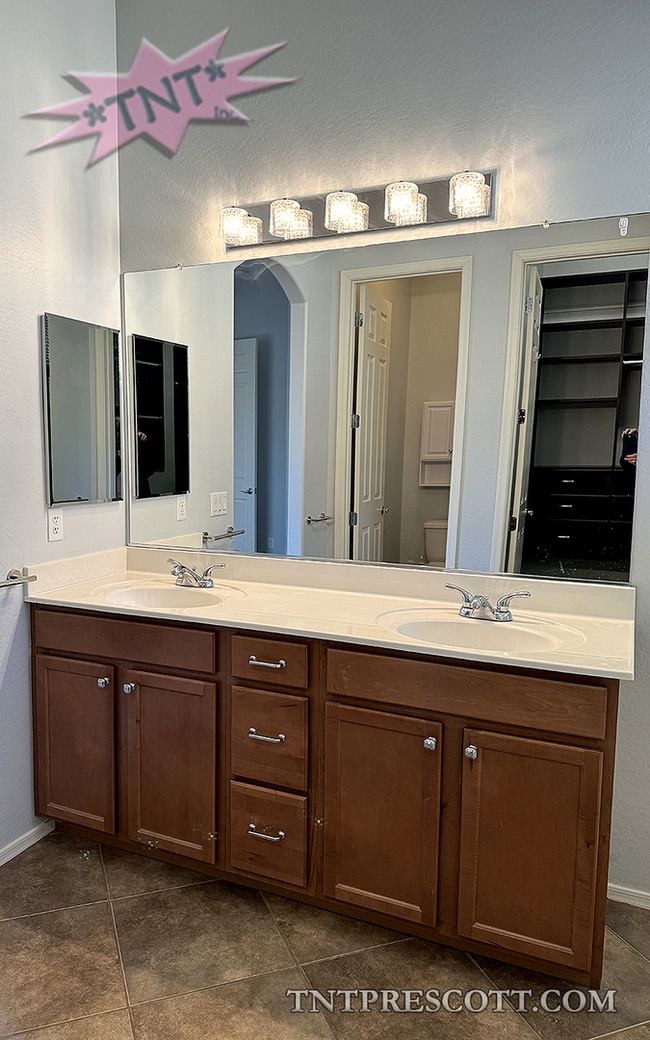 Building Photo - Home in Granville HOA