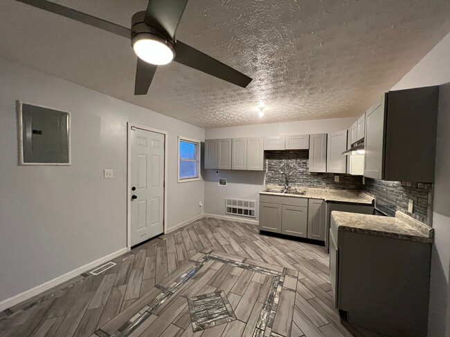Building Photo - 5155 Rucks Rd