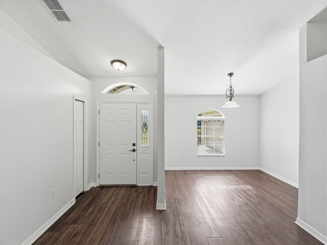 Building Photo - 2368 Sweetwater Blvd