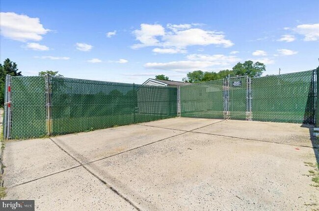 Building Photo - 1268 Delbert Ave