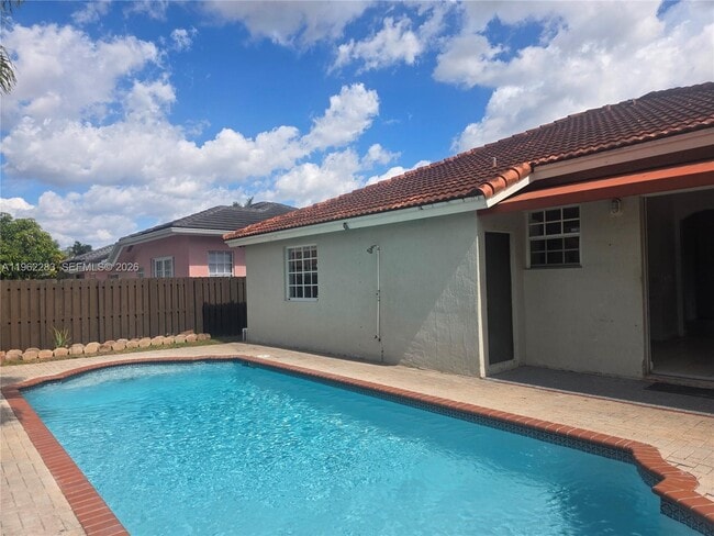 Building Photo - 10206 SW 161st Ave