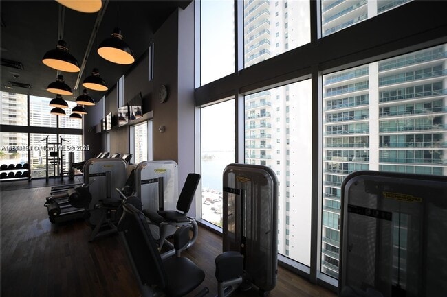 Building Photo - 1300 Brickell Bay Dr