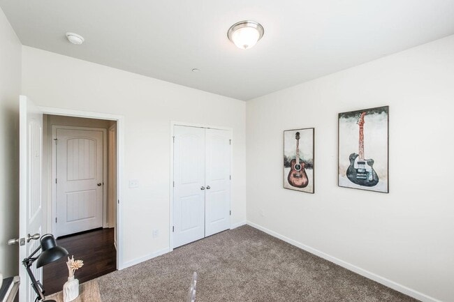 Building Photo - 342 Manor Row