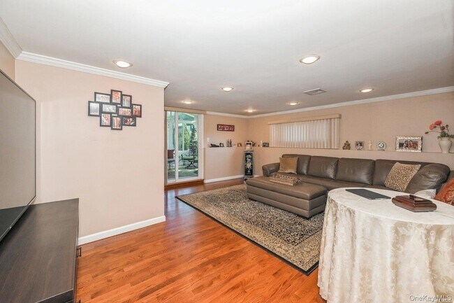 Building Photo - 41 Eaton Rd