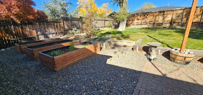 Building Photo - For Rent 2 Bedroom 1 Bathroom 1 Car Garage