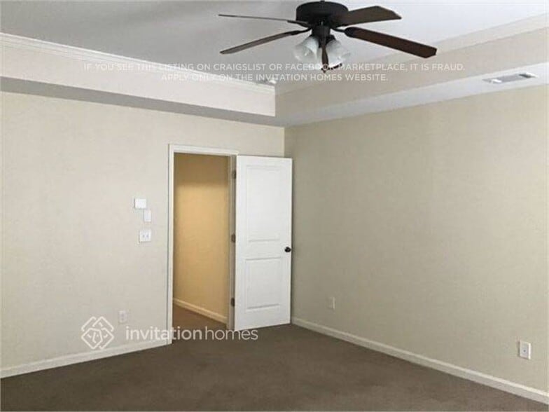 Building Photo - 3447 Rosebud Park Dr
