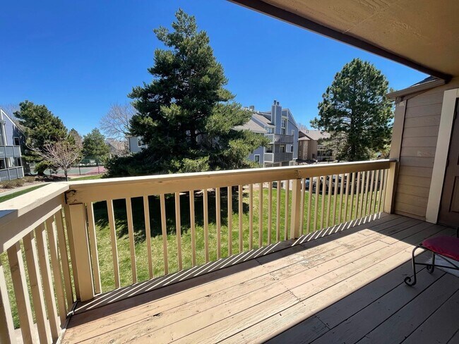 Building Photo - Perfect 2 Bedroom Condo