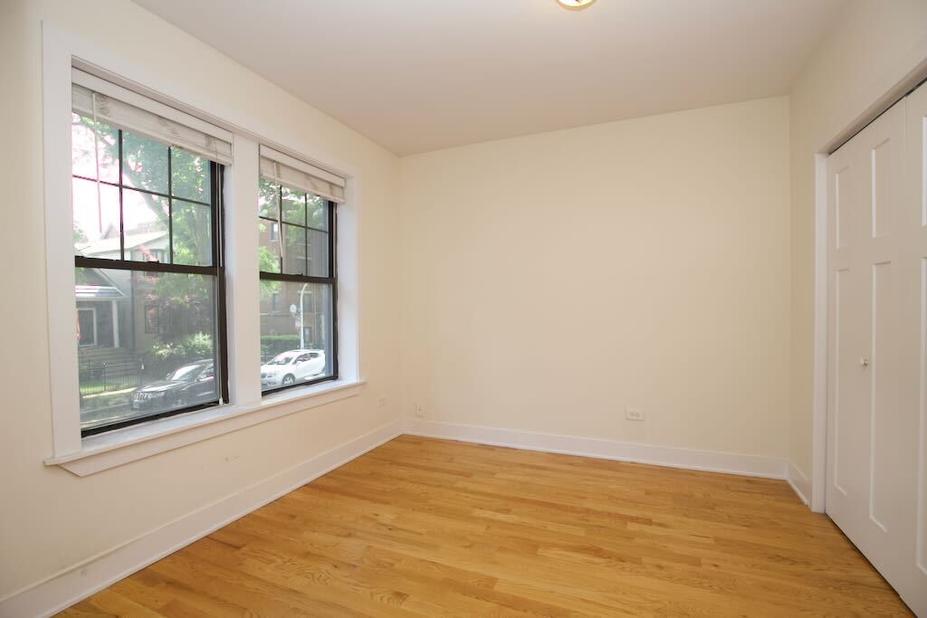 Building Photo - 1456 W Byron St