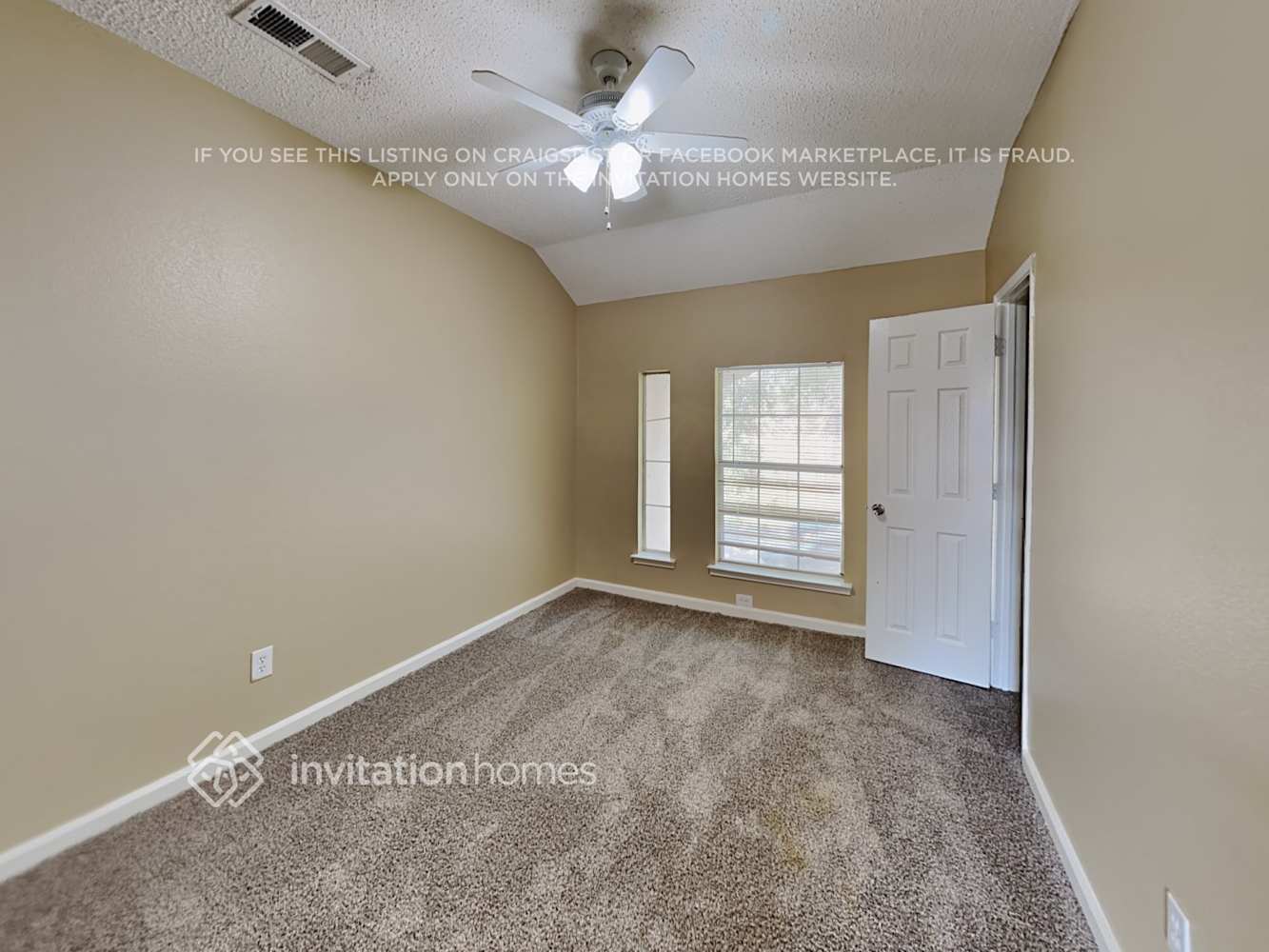 Building Photo - 2110 Loretta Ln