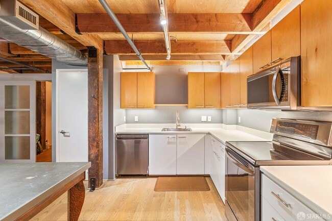 Building Photo - 650 Delancey St