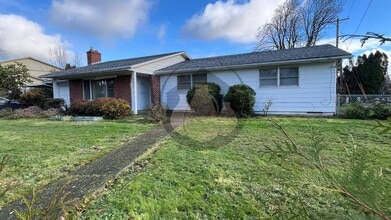 Building Photo - Single Level Duplex- Rent Ready!