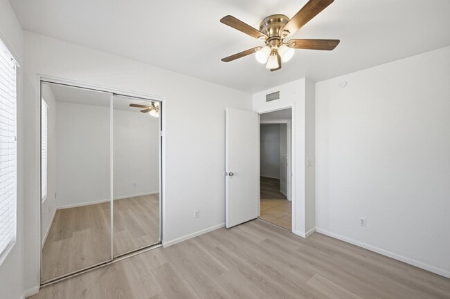 Building Photo - 5229 E Winchcomb Dr