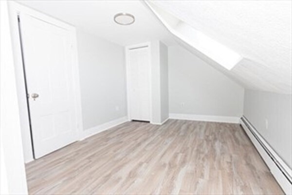 Building Photo - 145 Maple St