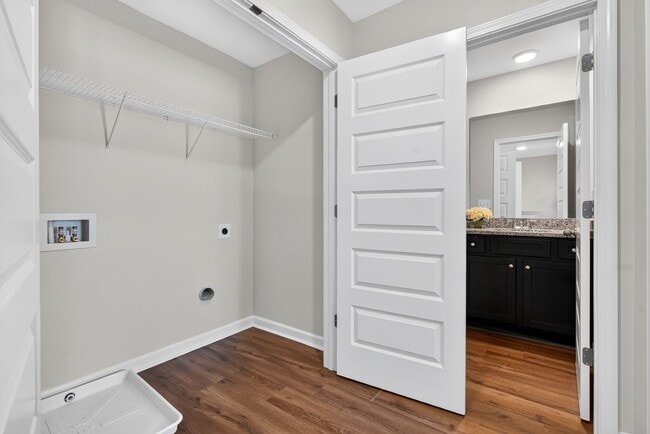 Building Photo - 3 Bedroom Townhome in Atlanta!