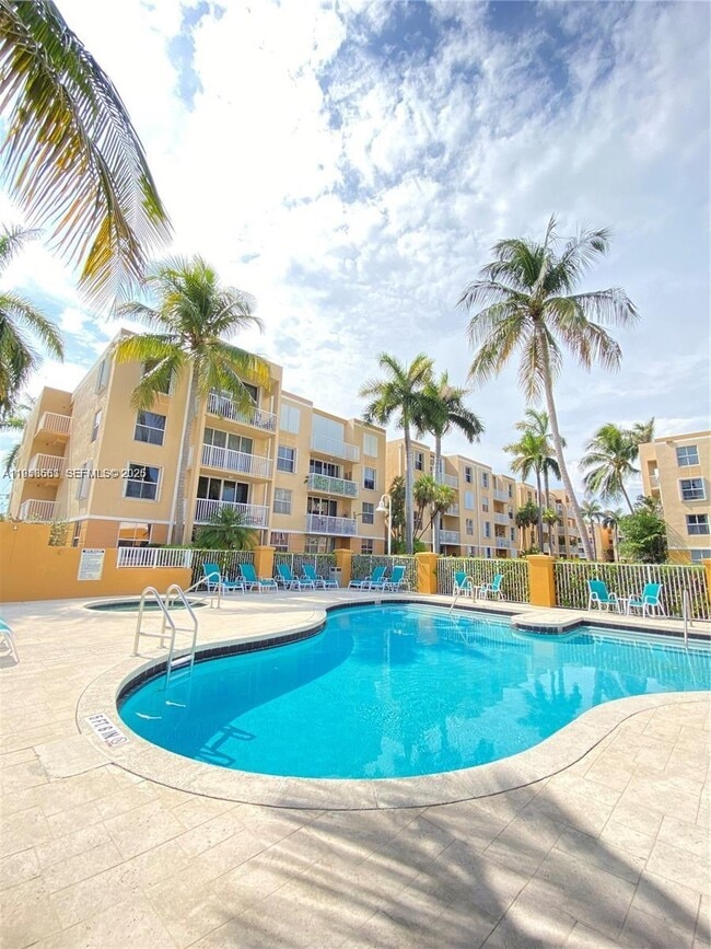 Building Photo - 1350 SE 3rd Ave