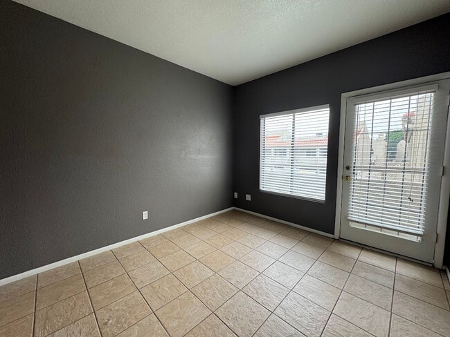 Building Photo - 11666 N 28th Dr