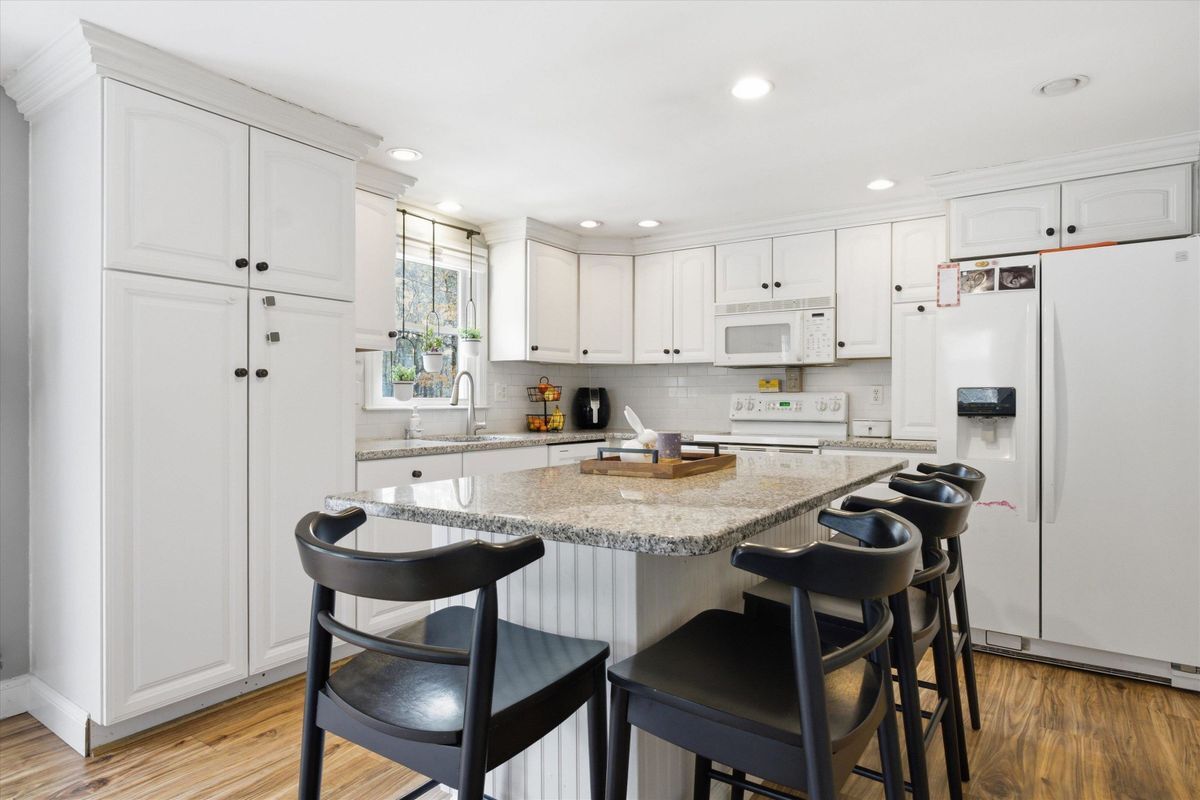 Building Photo - 32 Edinburgh