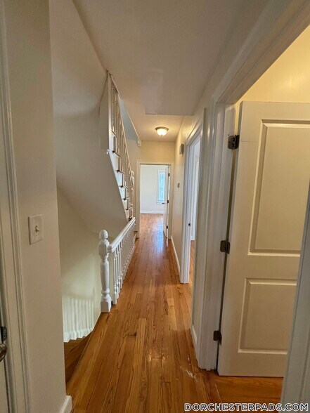 Building Photo - 9 Nottingham St