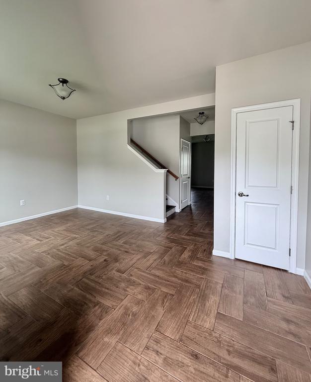 Building Photo - 9411 Wood Creek Cir