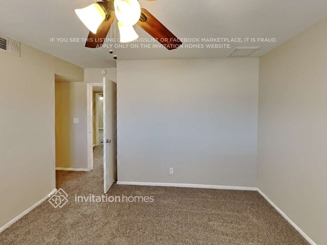 Building Photo - 1720 E Dana Ave