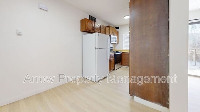 Building Photo - 203 E Arbor Ave