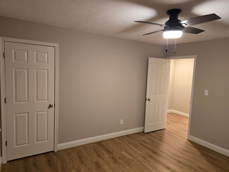 Building Photo - 8108 Timberlake Rd