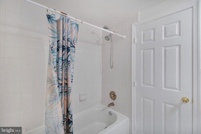 Building Photo - 13920 Wagon Way