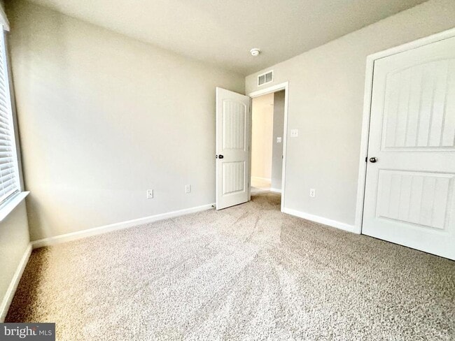 Building Photo - 65 Filbert Dr