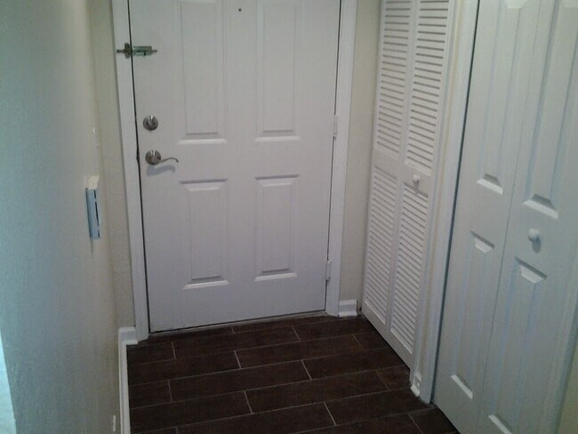 Building Photo - Gorgeous 1/1 Condo for Rent at The Crest close to UCF and Valencia College.