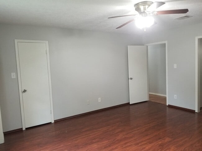 Building Photo - 3911 Brightwood Dr