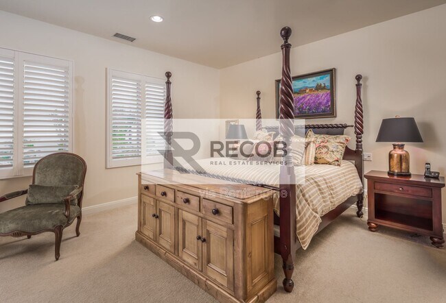 Building Photo - 3335 Caminito Daniella