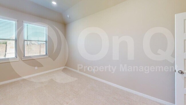 Building Photo - 714 Melody Hl Dr