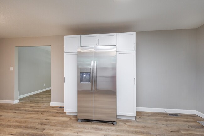 Building Photo - 25 Poplar Hill Dr