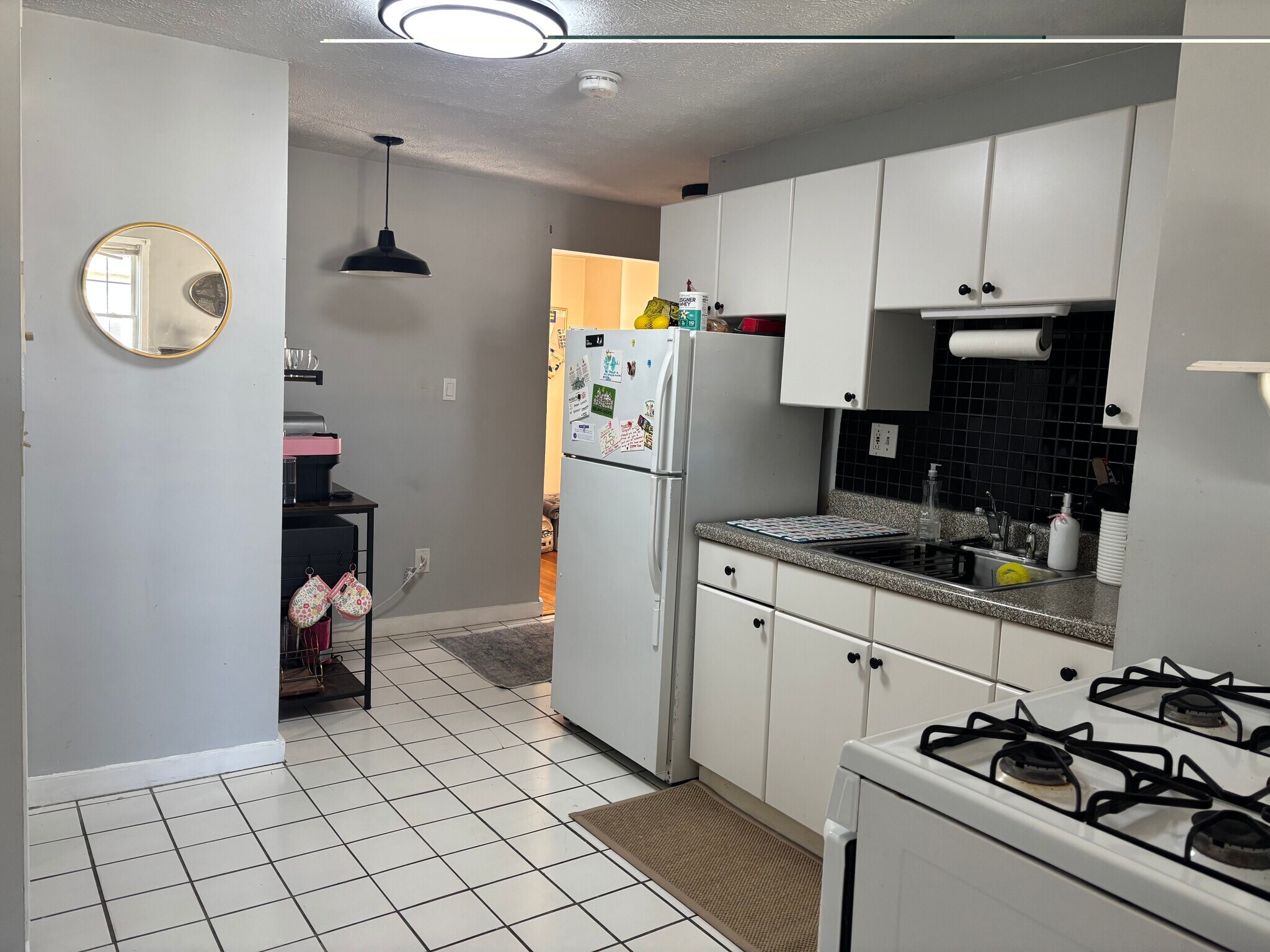 Building Photo - 525 E 3rd St