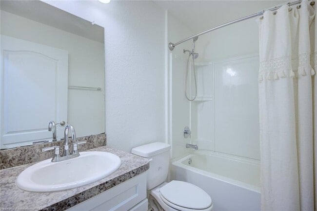 Building Photo - 4550 San Ignacio Dr