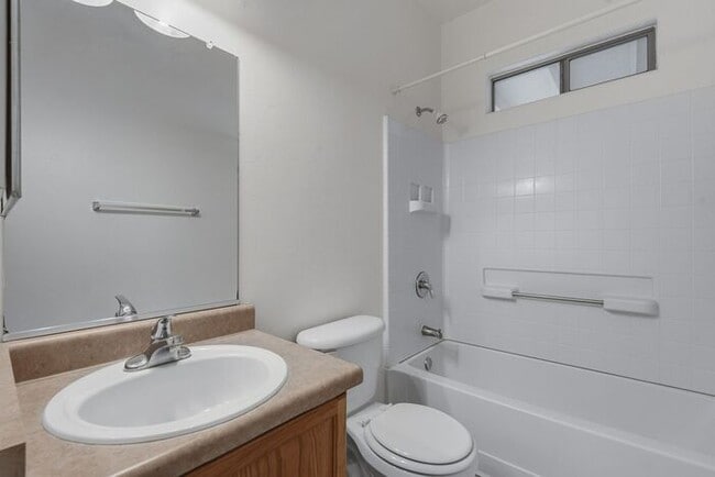 Building Photo - Pending/ Rented - Comfortable Eastside Liv...