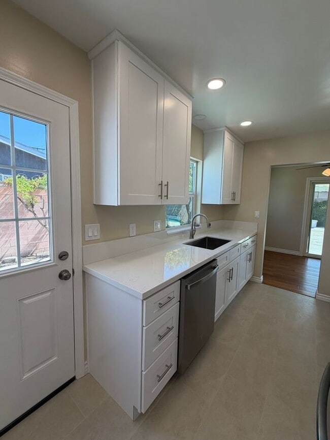 Building Photo - Beautiful 4-Bedroom Home in the Heart of Covina!