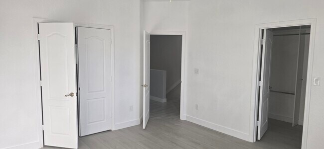 Building Photo - 2919 Crestwood Ter