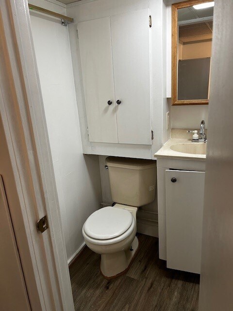 Building Photo - 918 Oak St