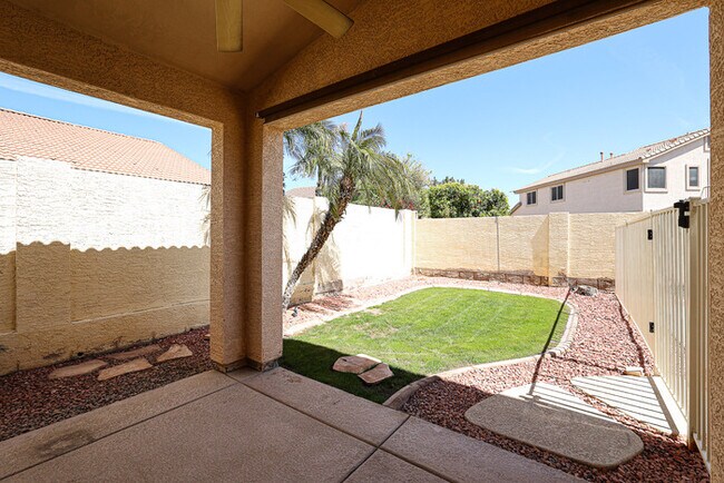 Building Photo - 4bed with pool