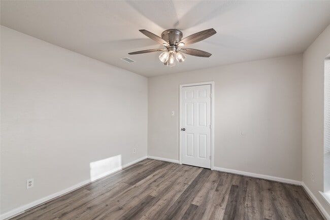 Building Photo - 22115 Fincastle Dr