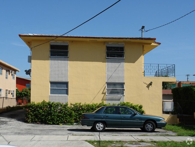 Building Photo - 1419 SW 5th St