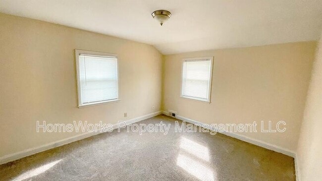 Building Photo - 4012 Clarks Ln