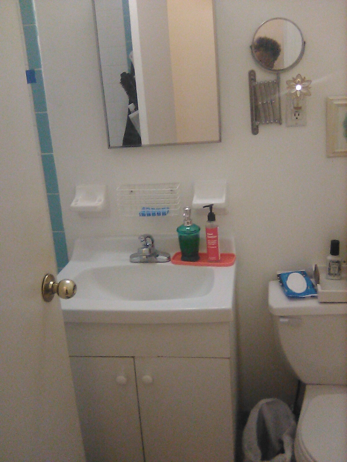 Bathroom - 322 E 120th St