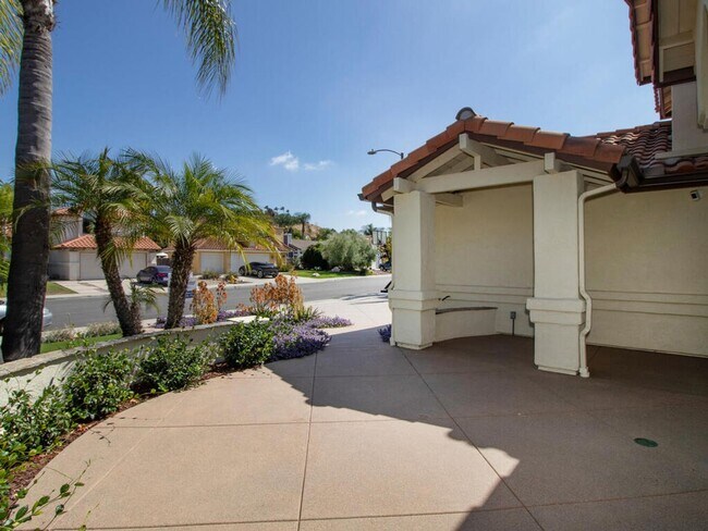Building Photo - Stunning Fully Remodeled Home in Rancho De...
