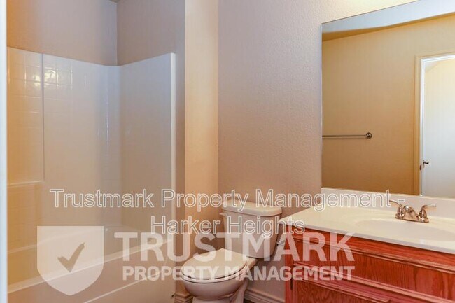 Building Photo - 101 Kings Ct